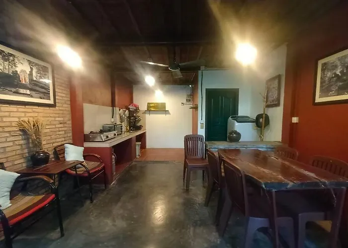 Holiday home - Four Bedrooms Near Angkor Wat *
